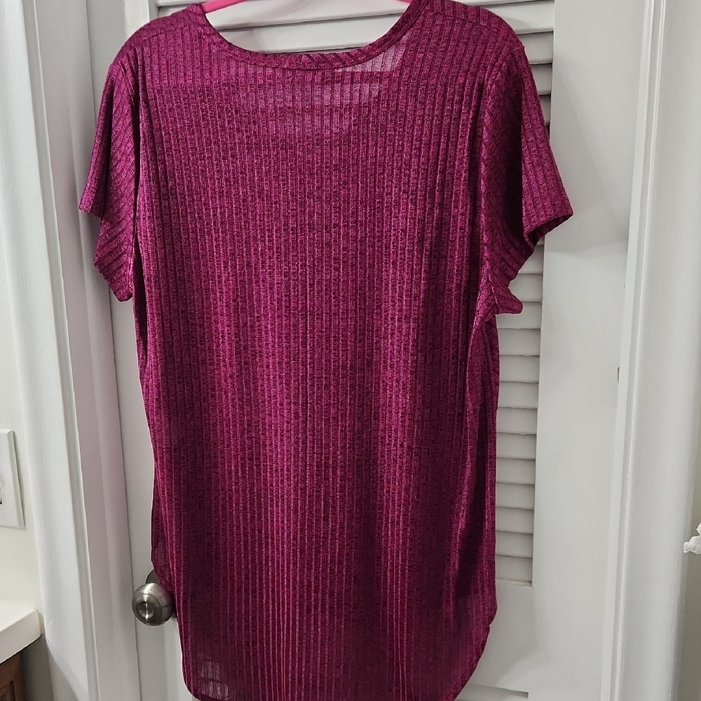 Chic V-Neck Short Sleeve Top in Vibrant Purple - Picture 7 of 8
